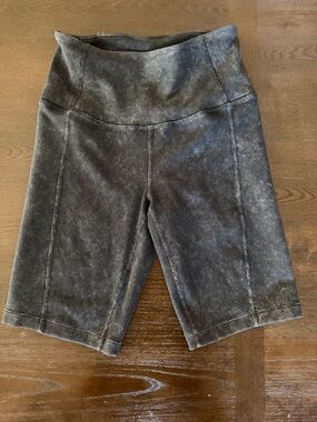 Zella Black High-Waist Ribbed Gray Wash Bike Shorts